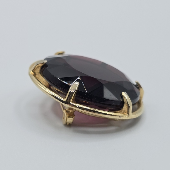 Vintage Purple Amethyst Colored Glass MCM 1.5" Faceted Circle Brooch, Unsigned - Picture 5 of 13